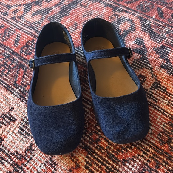 DÔEN x Gap Mary Janes - Picture 3 of 7